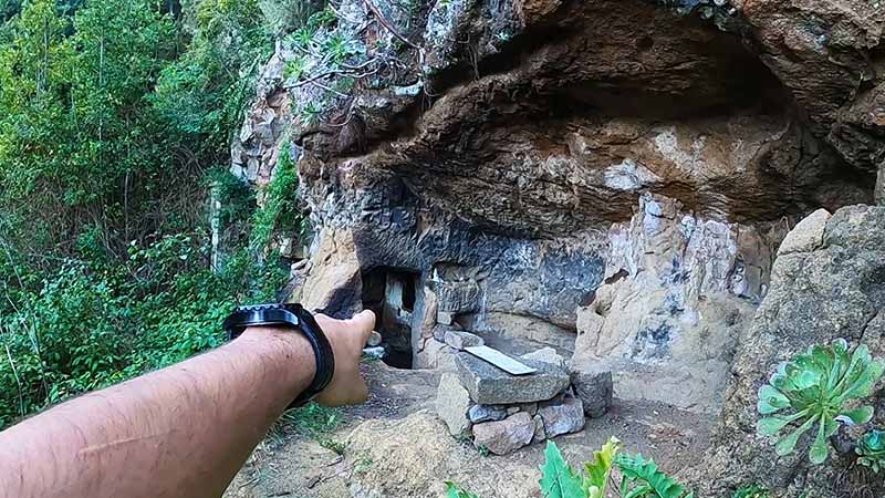 Chinamada - Sentiero Punta del Hidalgo - Cave