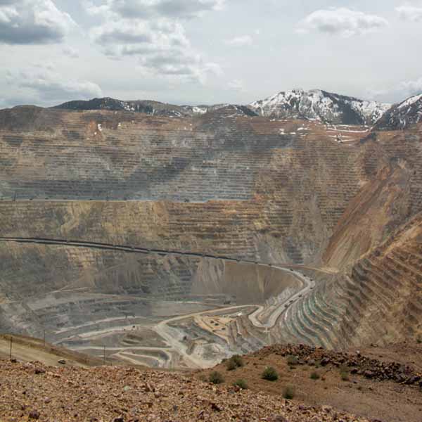 Mining is another job alternative for Backpackers in Australia