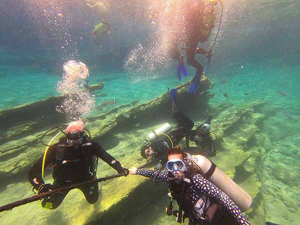 Make money as a diving instructor in Australia