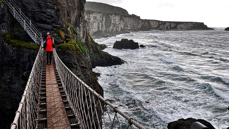 The Carrick – die berühmte Red-Rope-Bridge in Nordirland